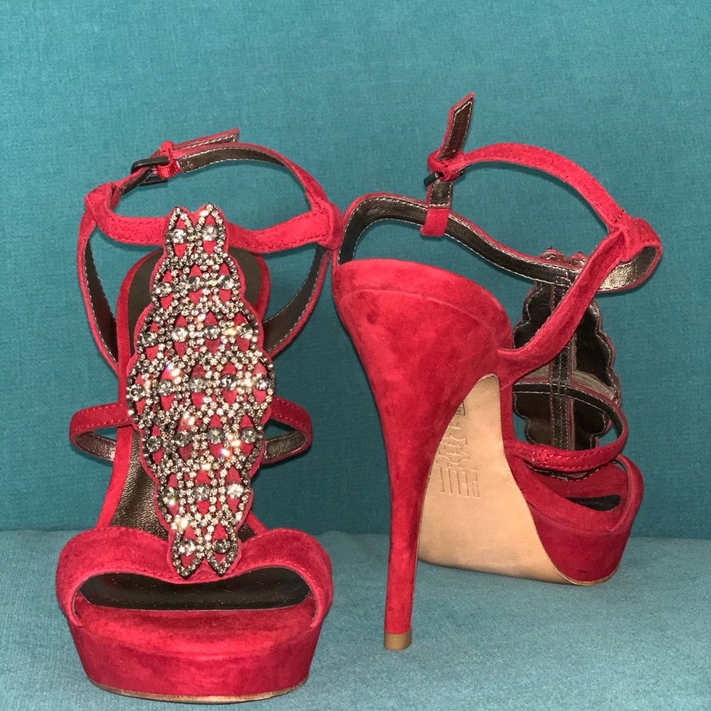 Pelle Moda red velvet stiletto with silver Jewels